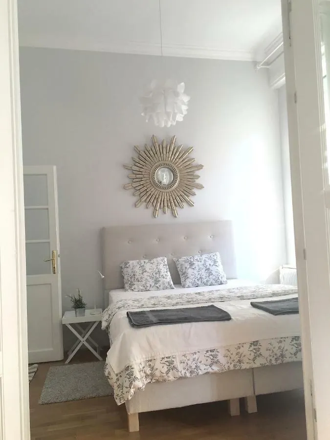 Alma'S Romantic Getaway Budapest Apartment