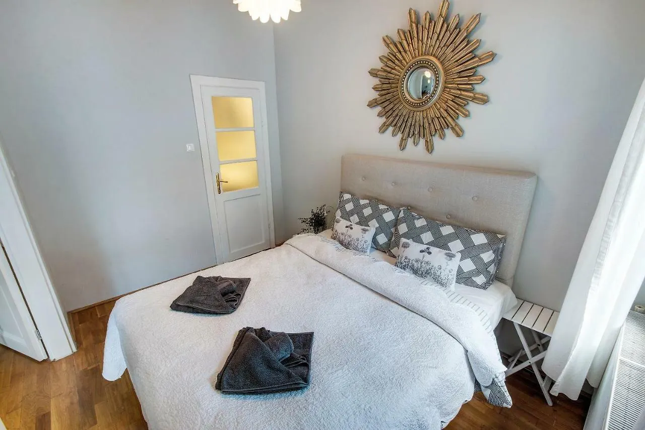 Alma'S Romantic Getaway Budapest Apartment